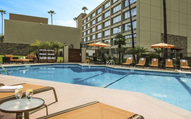 Courtyard by Marriott Los Angeles Woodland Hills