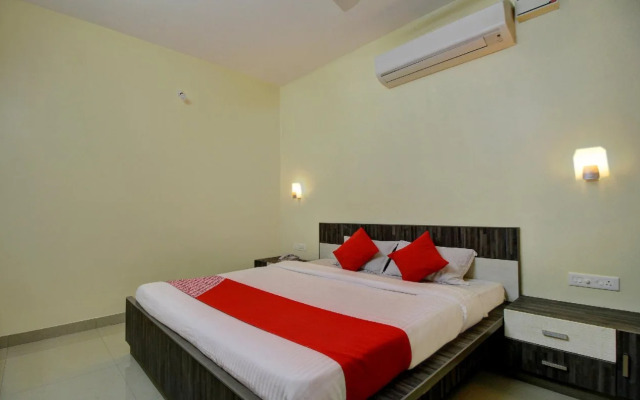 OYO 22536 Vishaak Inn