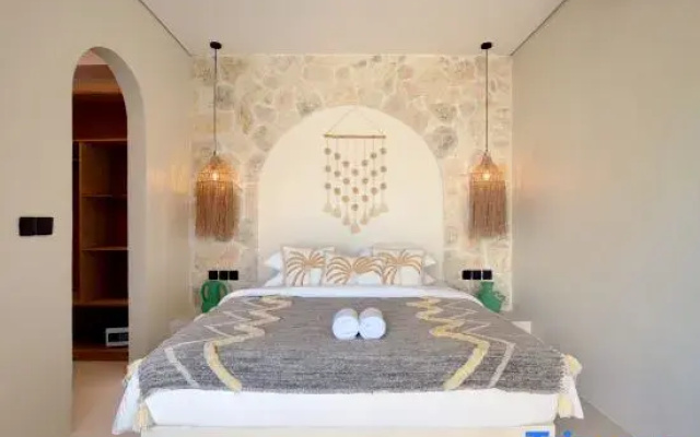 Ulu Luxury Loft 1BR with Romantic Bathtub near Melasti Beach