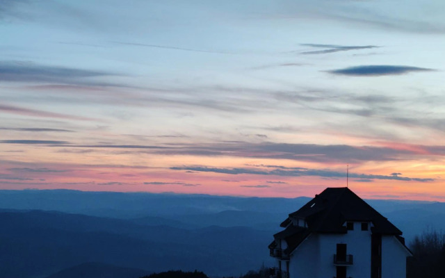 Ogi & Una Premijer 42