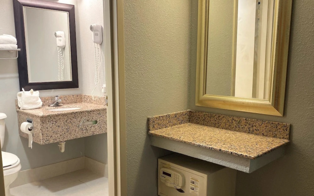 Bloomington Travelodge