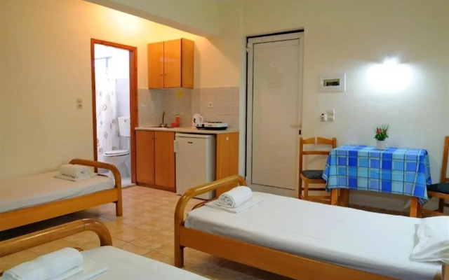 Nikos 2 Studios & Apartments