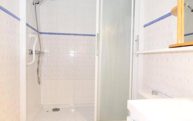 Appartement Balaruc-les-Bains, 1 pièce, 4 personnes - FR-1-553-48