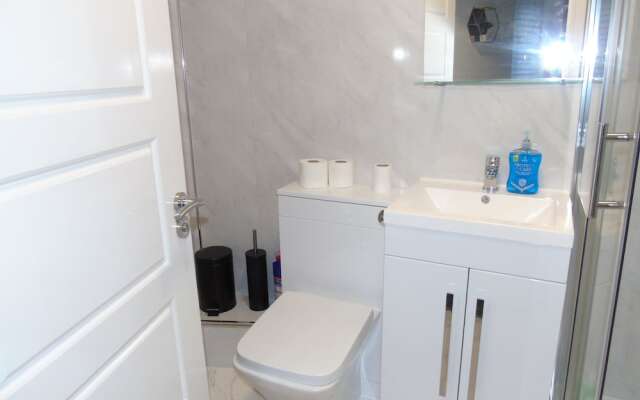 Captivating 1-bedroom Apartment in Bolton