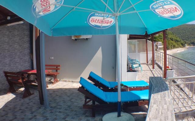 Summer Holiday House MM