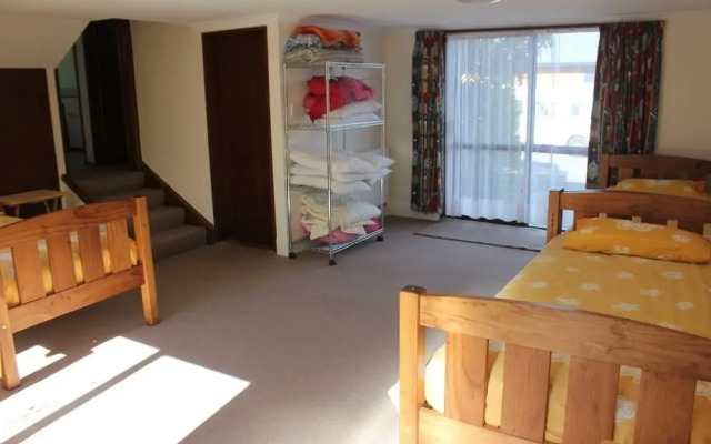 66 Conical Hill Road