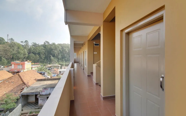 OYO 26718 The Mayura Residency