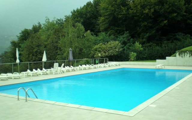 Apartment With one Bedroom in Menaggio, With Wonderful Lake View, Pool