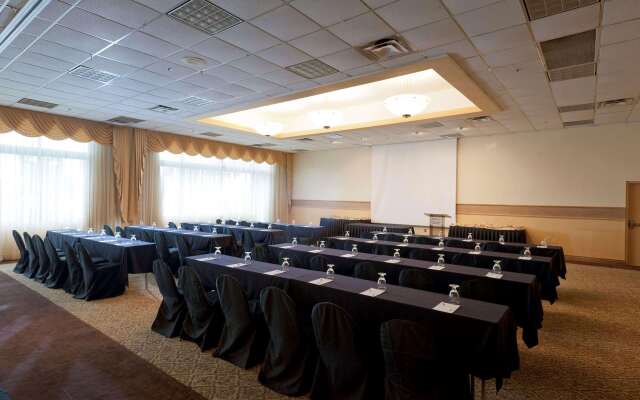 Radisson Suite Hotel Oceanfront