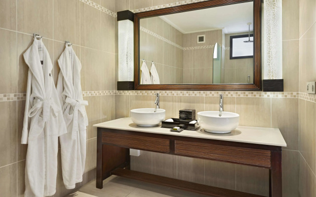 DoubleTree by Hilton Seychelles - Allamanda Resort & Spa