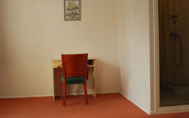 16 Euro Hostel