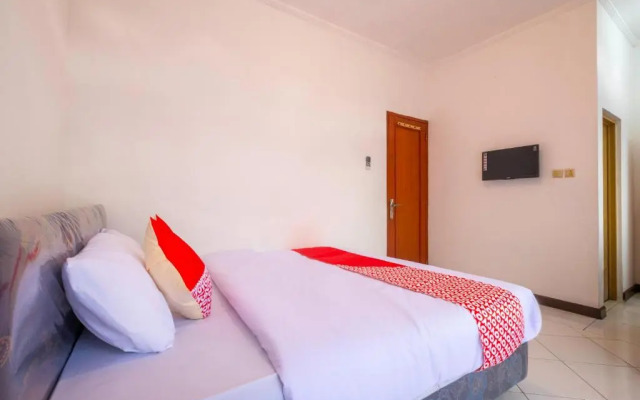 OYO 2728 Sinulingga Residence