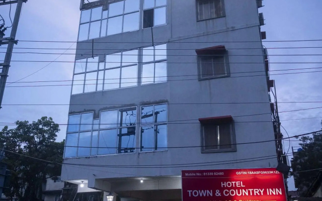 Town & Country Inn By OYO Rooms