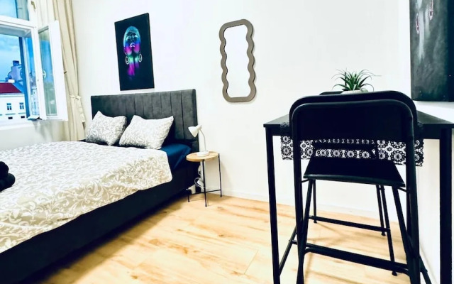 Stylish 4BR Apt Near Westbahnhof