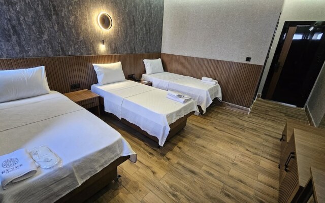 Rever Hotel
