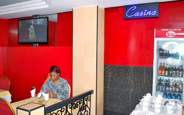 YaahoT Hotel