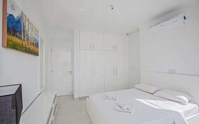 Villa Demi AQ Pe13
