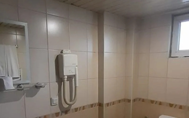 Aymini Hotel