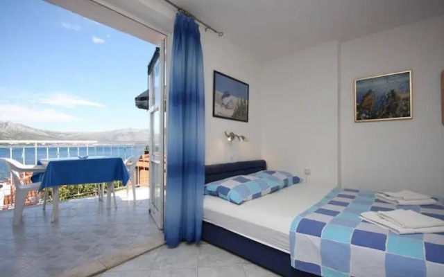 Studio Apartment Vedran Blu