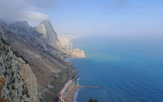 E1 Suites - Hosted by Sweetstay