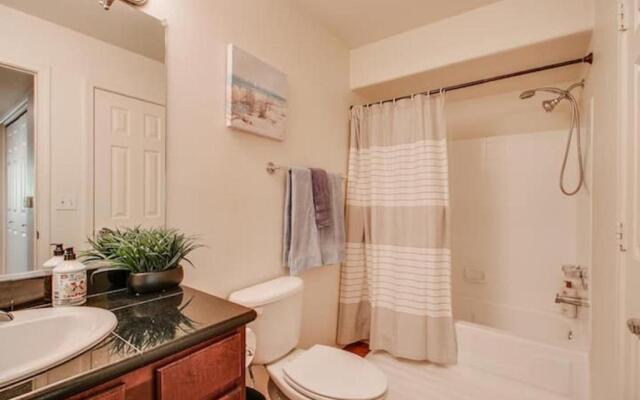 Luxury Paradise Valley Condo, Complete Remodel!