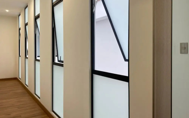 w Captivating 2BR With Balcony in Miraflores