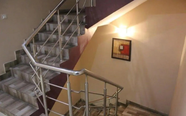 Season 4 by OYO Rooms