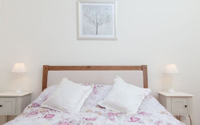 Homely Tenement for 4 Near Botanic Gardens