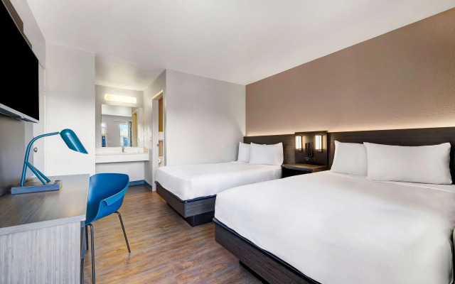 Motel 6 Kirkland, WA - North Kirkland