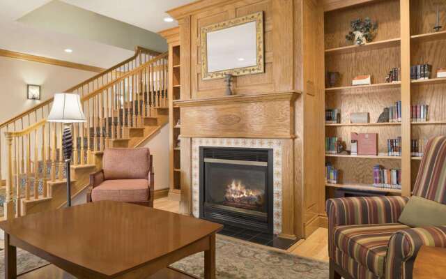Holiday Inn Express & Suites Elyria by IHG