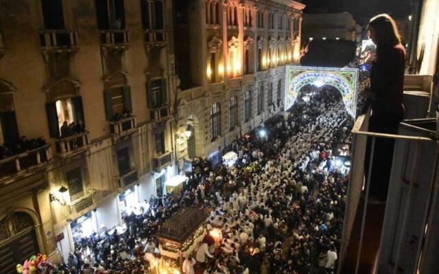 Bennis home deluxe apartment via Etnea