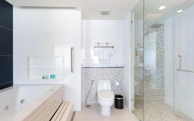 Hotel Clover Patong Phuket