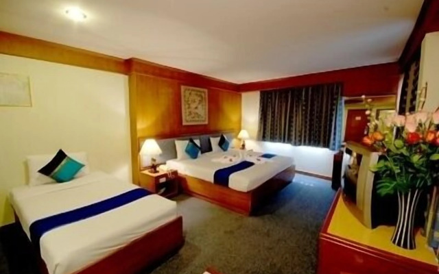 Silom Avenue Inn
