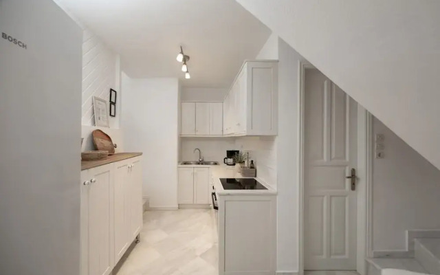 B4 Cycladic Home for 6 by the Beach