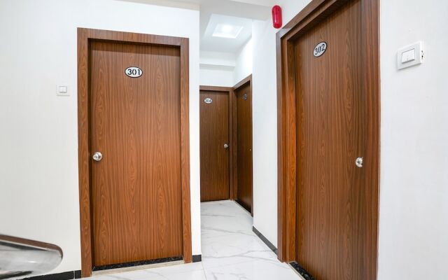 Fabhotel Fortuna Inn