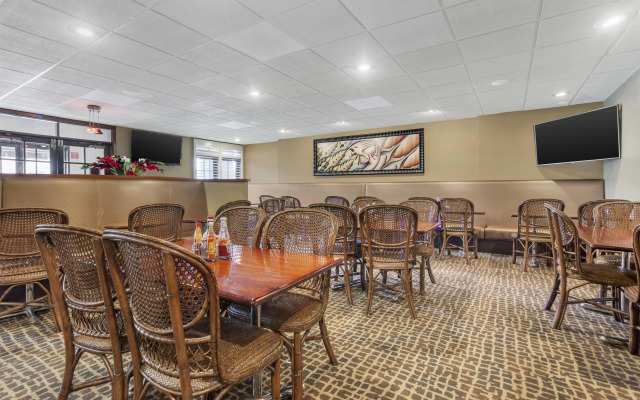 Best Western Plus Brookside Inn