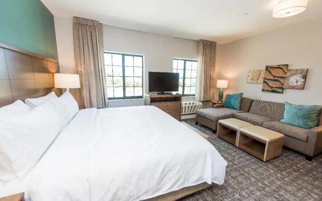 Staybridge Suites Houston - Humble Beltway 8 E by IHG