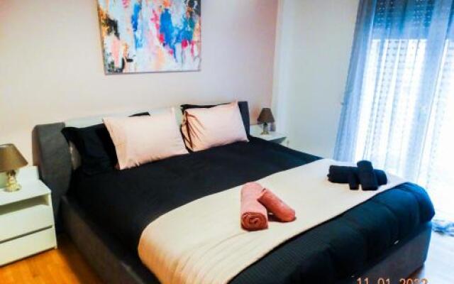 Noelli Cozy And Modern Apartment