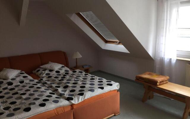 Gemuetliche-Herberge-unterm-Dach