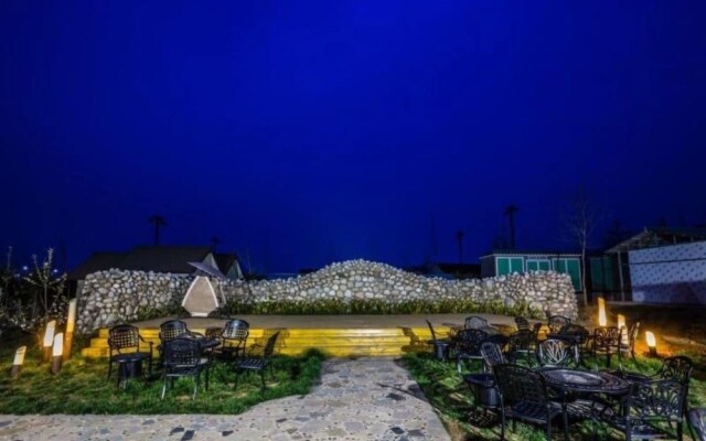 Scenery Retreats Taibai Mountain Hot Spring Villa Resort