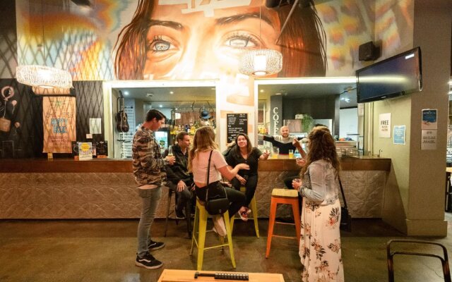 YHA Melbourne Central
