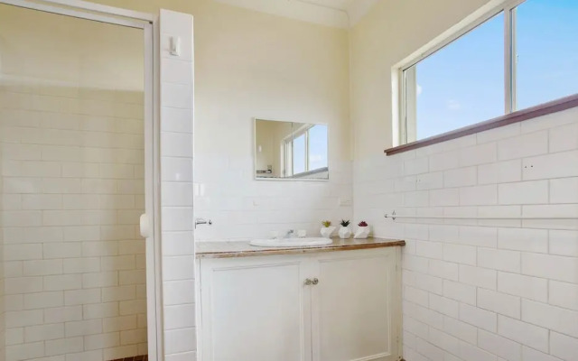 Cliffhanger - Pet Friendly