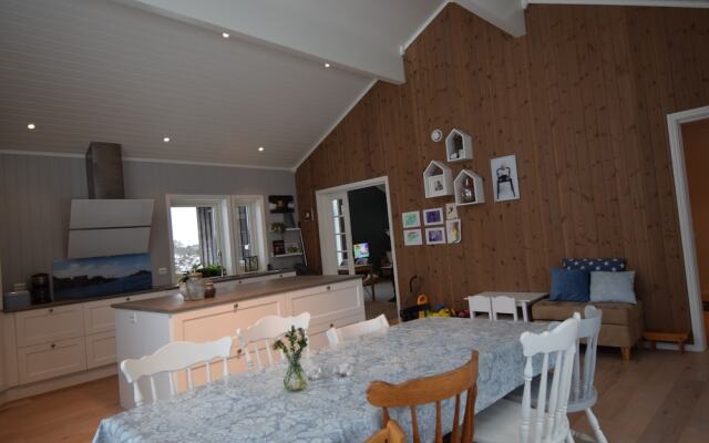 Solferie Holiday Home Bordalssvingen