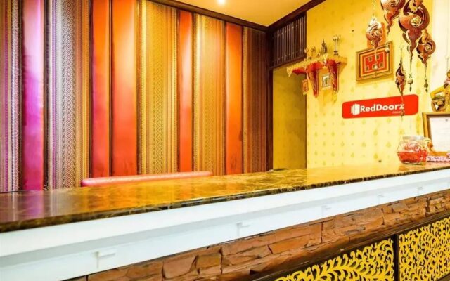 RedDoorz Plus Reun Rattana Rattanathibet