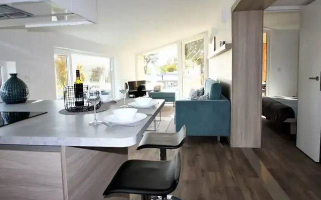 Comfy Chalet With Cooking Island in Limburg