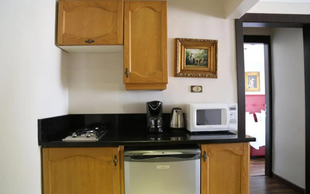 Gondola Hotel And Suites