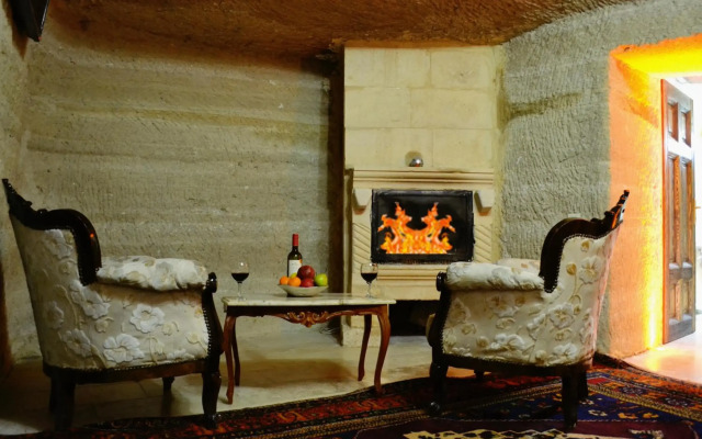 Family Cave Suites Hotel