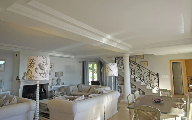 Beautiful Villa with Swimming Pool in Cavalaire-sur-Mer