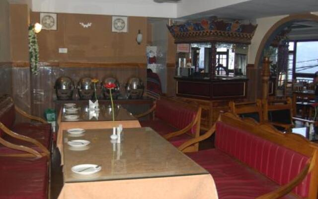 Lama Dhim Hotel by OYO Rooms