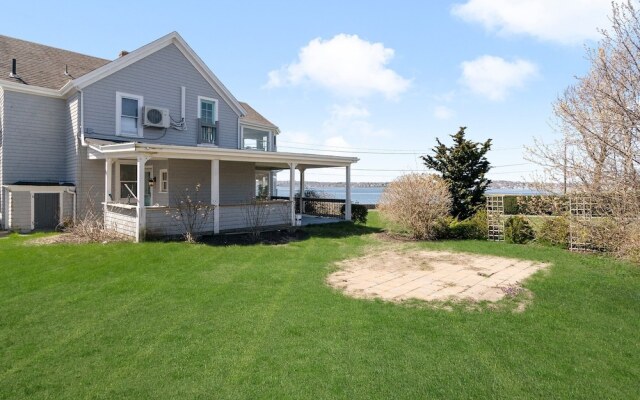 Spacious Coastal Tiverton Waterfront Getaway 3 Bedroom Cottage by Redawning